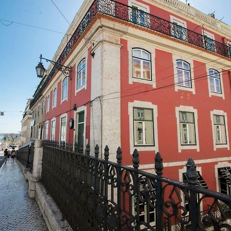 A Captivating Apartment Close To River Tagus In Lisbon Exterior photo